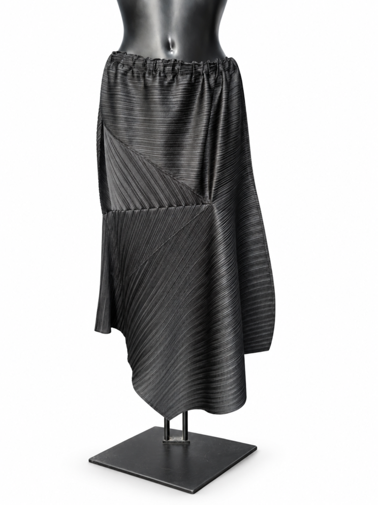 PLEATS PLEASE ISSEY MIYAKE AW25 “SPIN” ASYMMETRIC PLEATED SKIRT