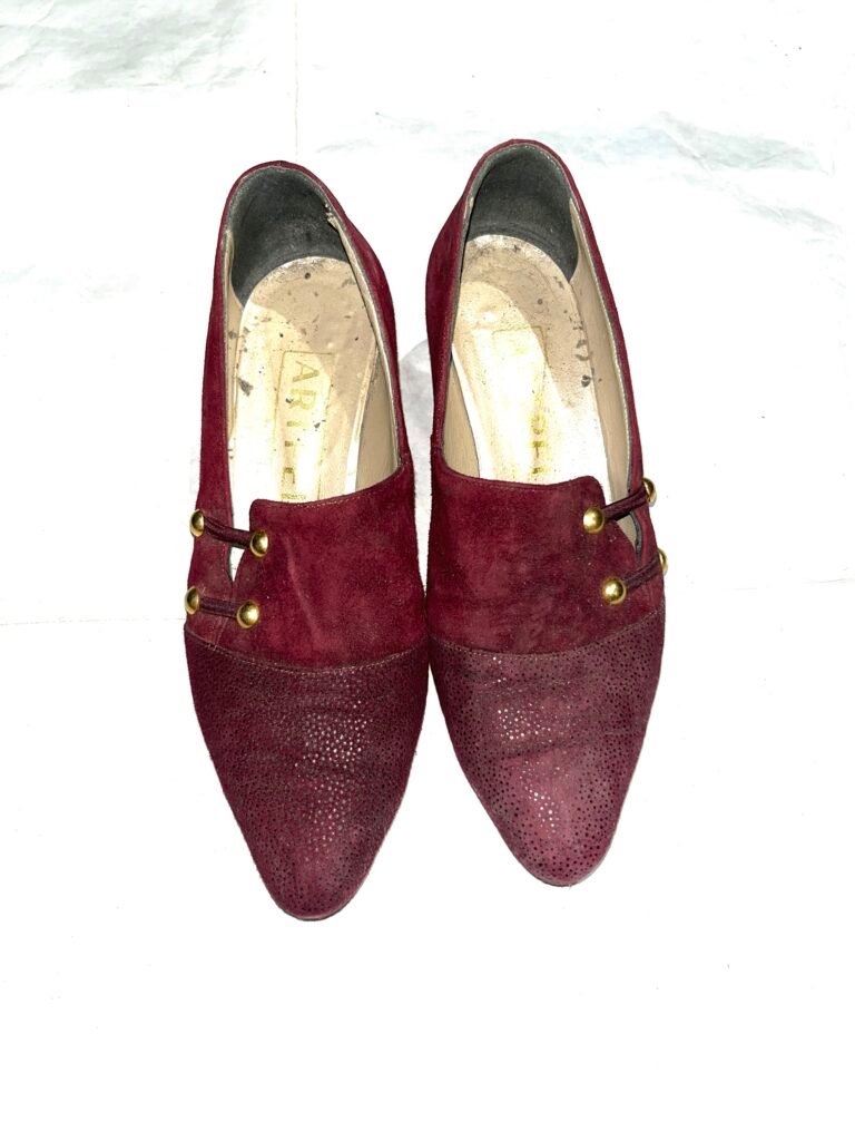VINTAGE PLUM SUEDE POINTED-TOE STUDDED SHOES